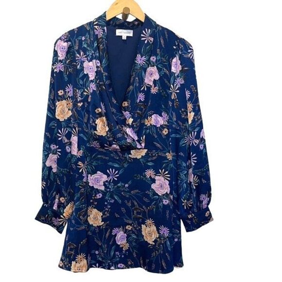 Lost +‎ Wander Navy Floral Faux Wrap Dress Size Medium NWT - Picture 3 of 11